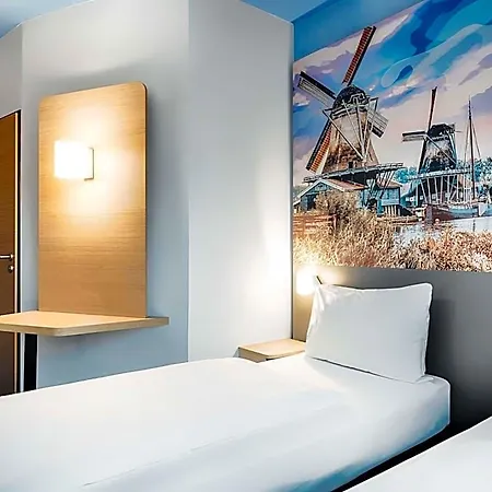 Отель Amsterdam-zaandam 3*
